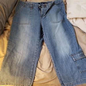 Like new jean capris size 7